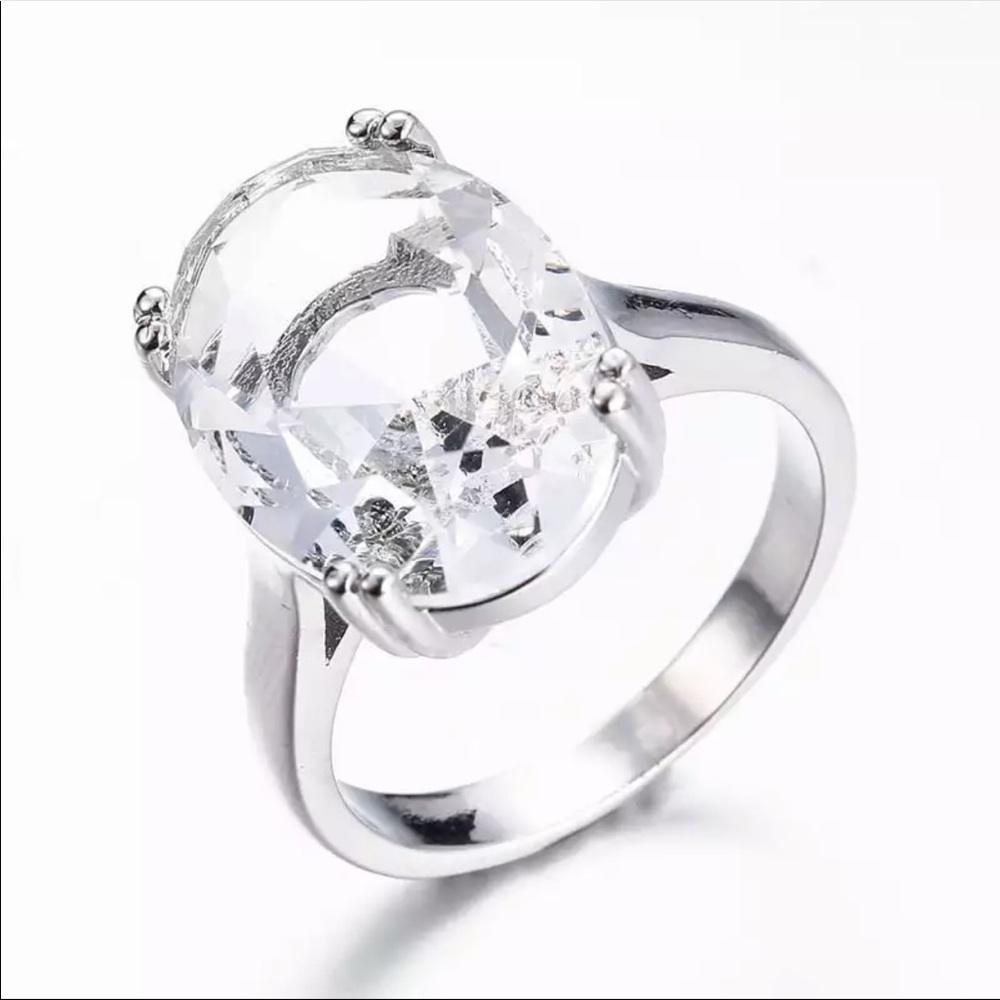 Luxury Silver White Sapphire Beautiful Ring New - Picture 2 of 2